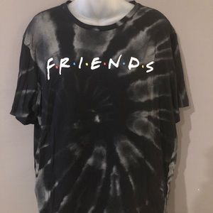 “Friends” t-shirt size XXL